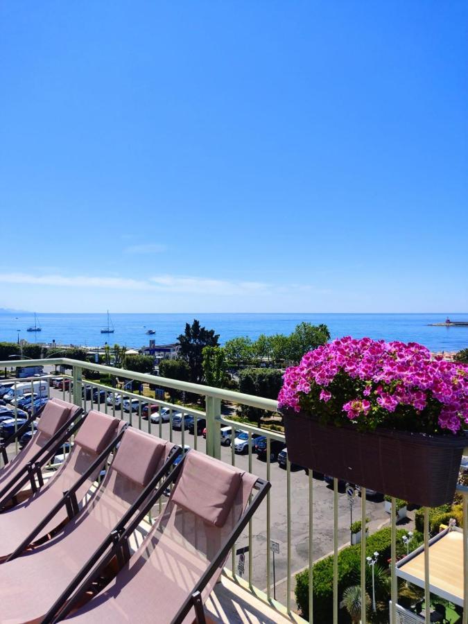Reale Apartments Terracina Buitenkant foto